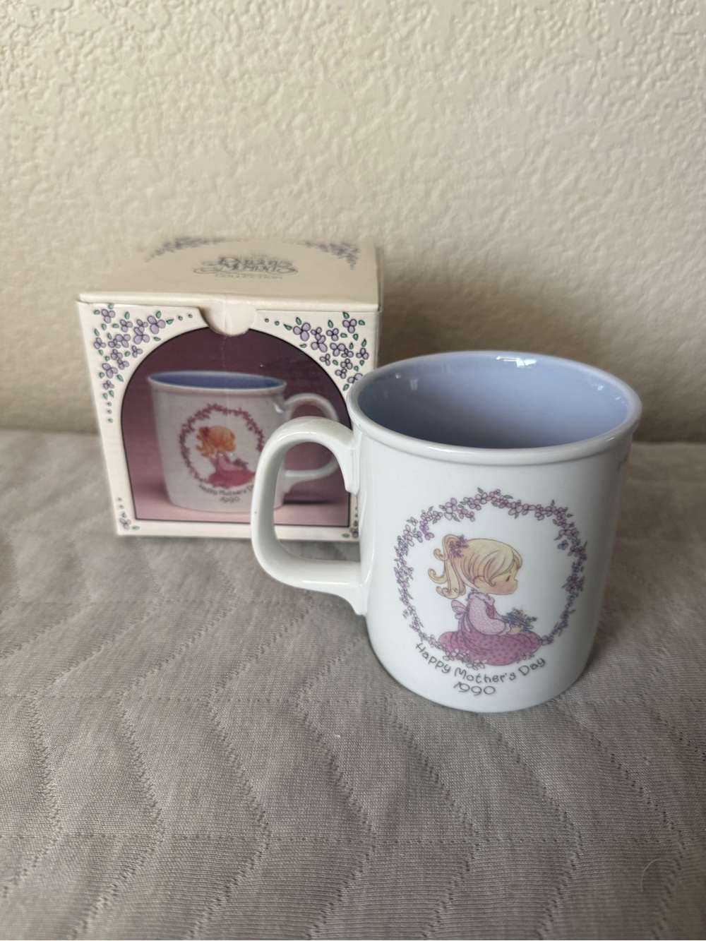 Precious Moments Happy Mothers Day 1990 Mug New in Box